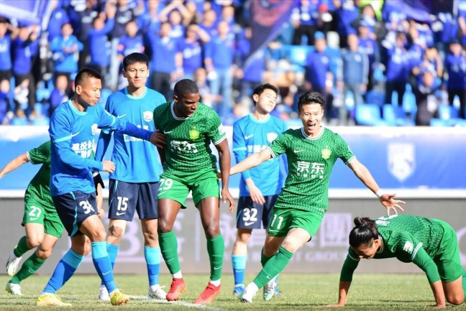 深圳队在中超中打出三杀，被誉为观众齐声高喊