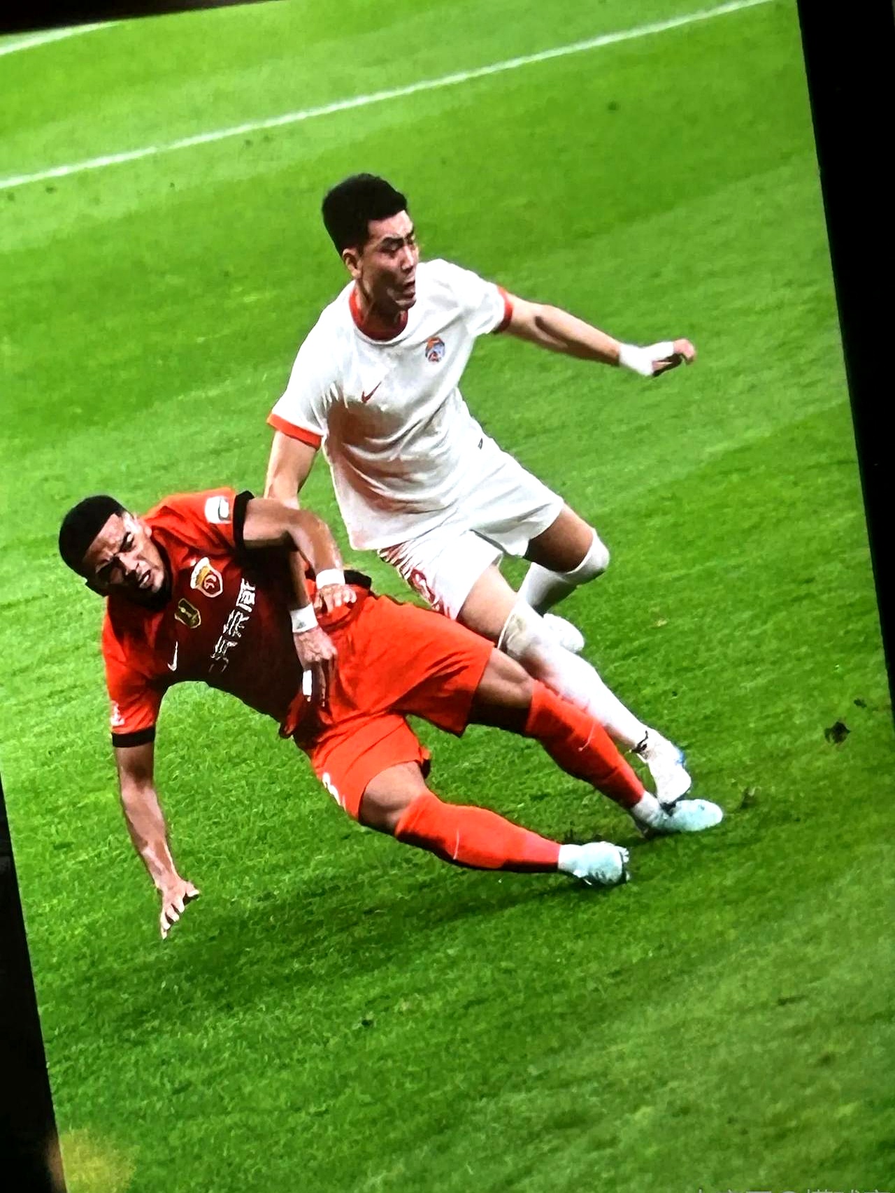 澳客活动-足球锦标赛激烈角逐掀起风暴