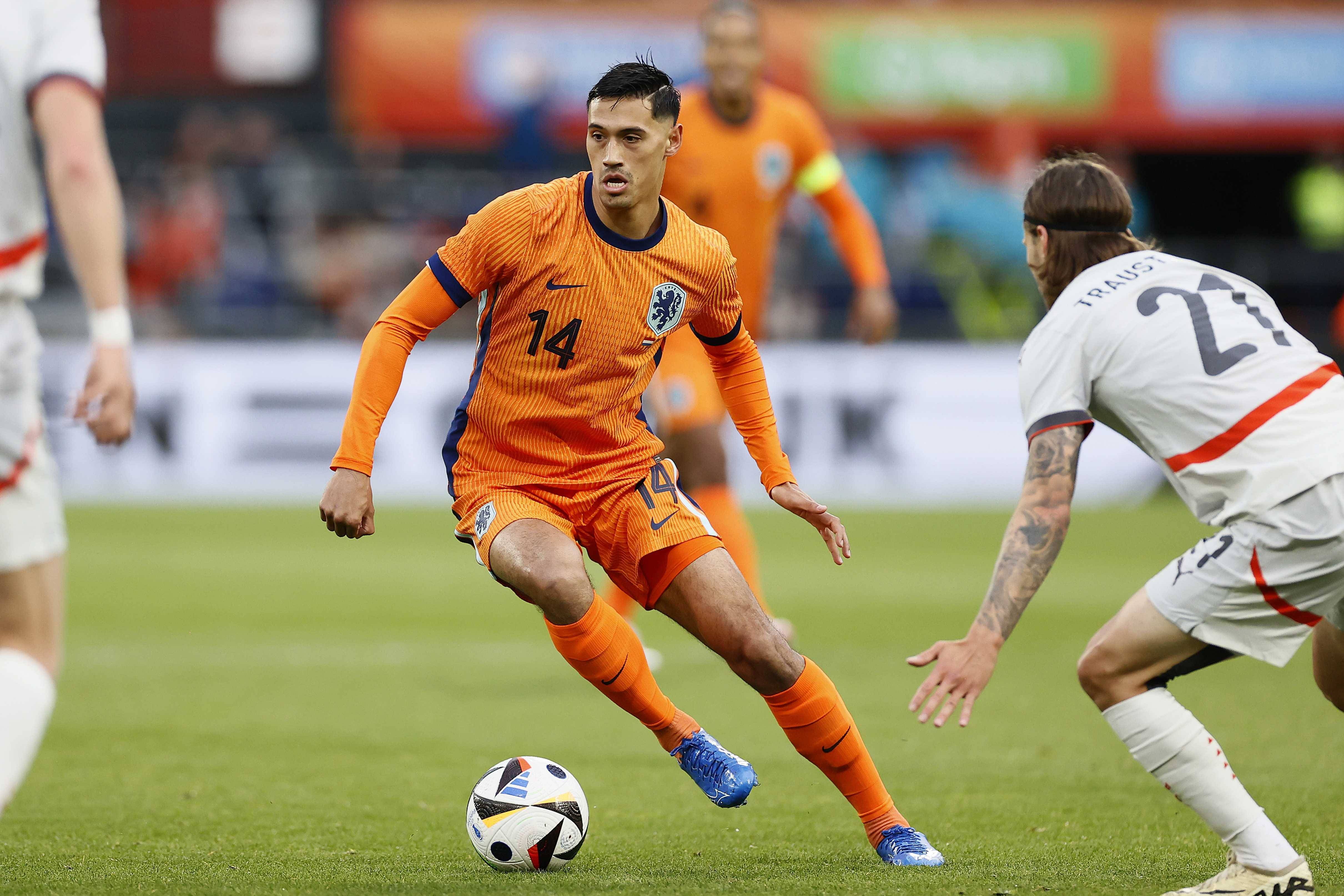 荷兰队在最近的比赛中展现出强大实力 荷兰队在最近的比赛中展现出强大实力