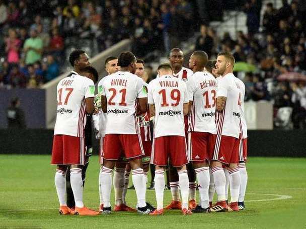 甘冈客场遭遇逆转，球员愤怒的简单介绍