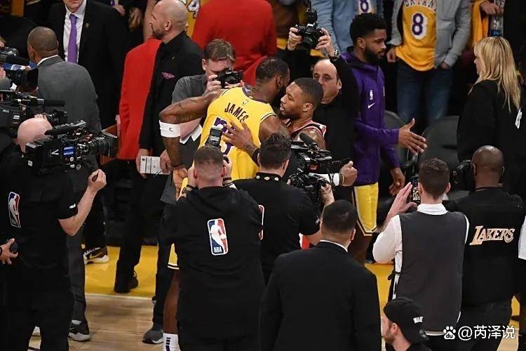 开拓者遭遇连败，利拉德表现出色却难以扭转颓势