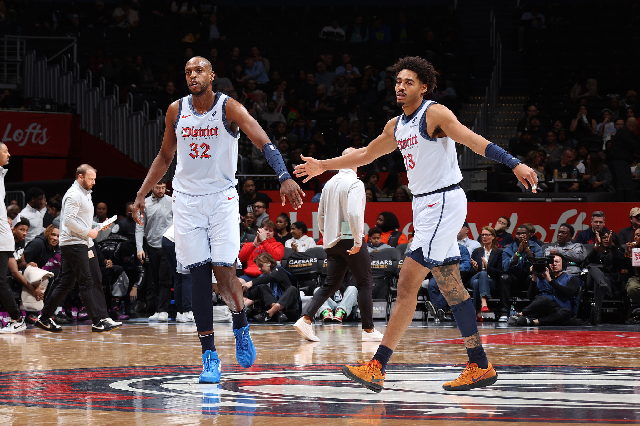 老鹰主场力克篮网,连胜气焰不减 老鹰主场力克篮网,连胜气焰不减